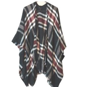 Modena Women's Poncho Sz OS Red Plaid Shawl Soft Cozy Relaxed Cold Fall Winter